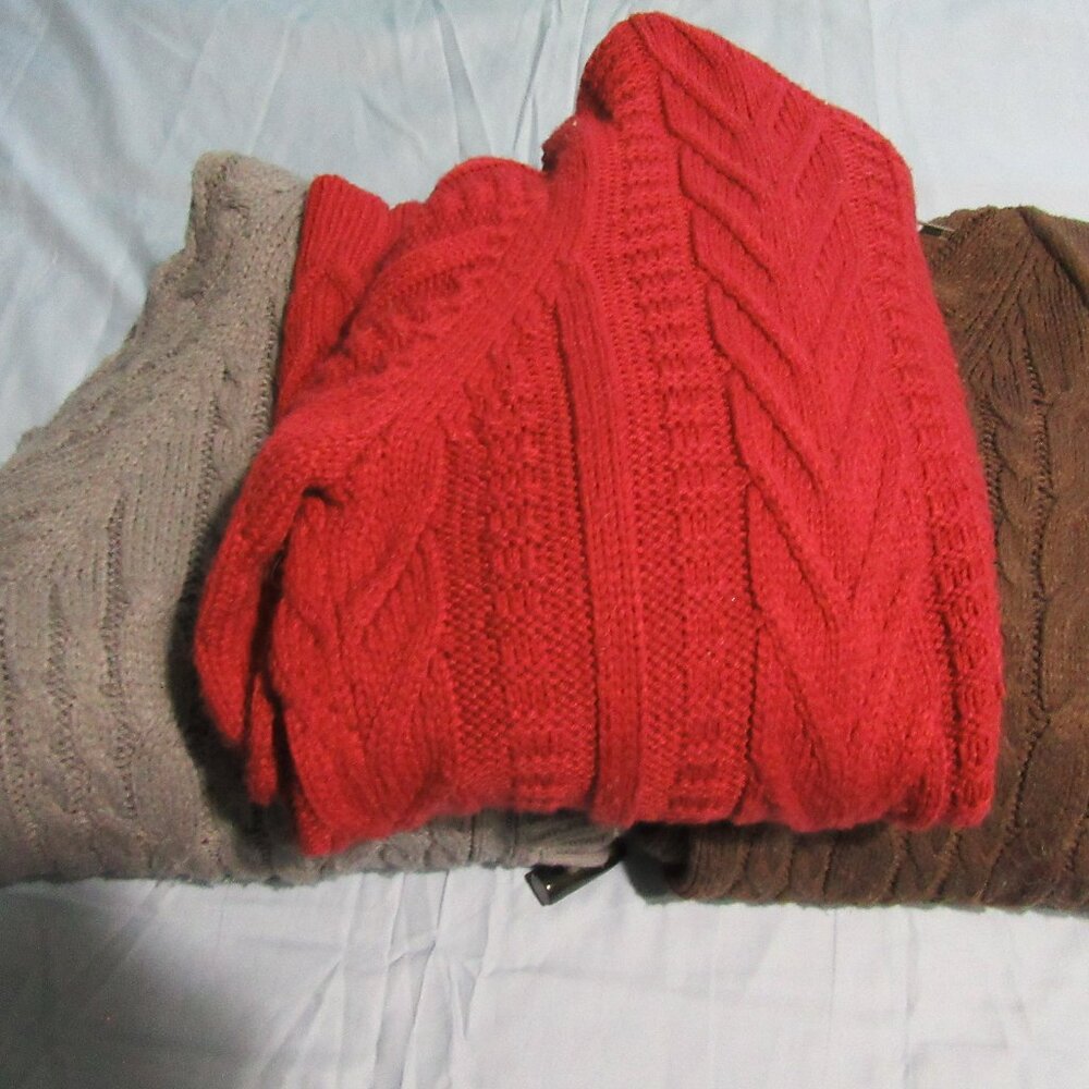 Womens Cabelas Cable Knit Toggle Button Hooded Sw… - image 1